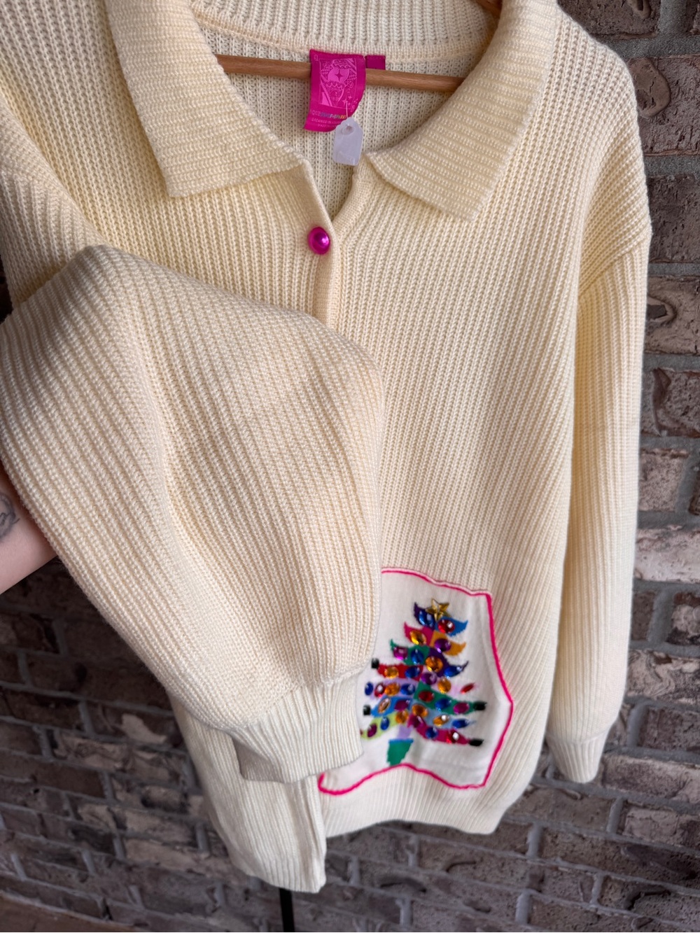 Queen of Sparkles Christmas Tree Rhinestone Pocket Cardigan Sweater Cream L - Picture 9 of 16
